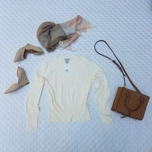 Ribbed crew neck sweater